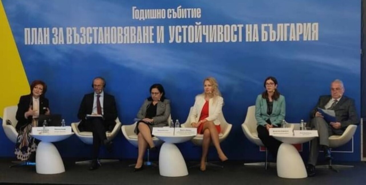 размазан фон ilianailievaforum.jpg