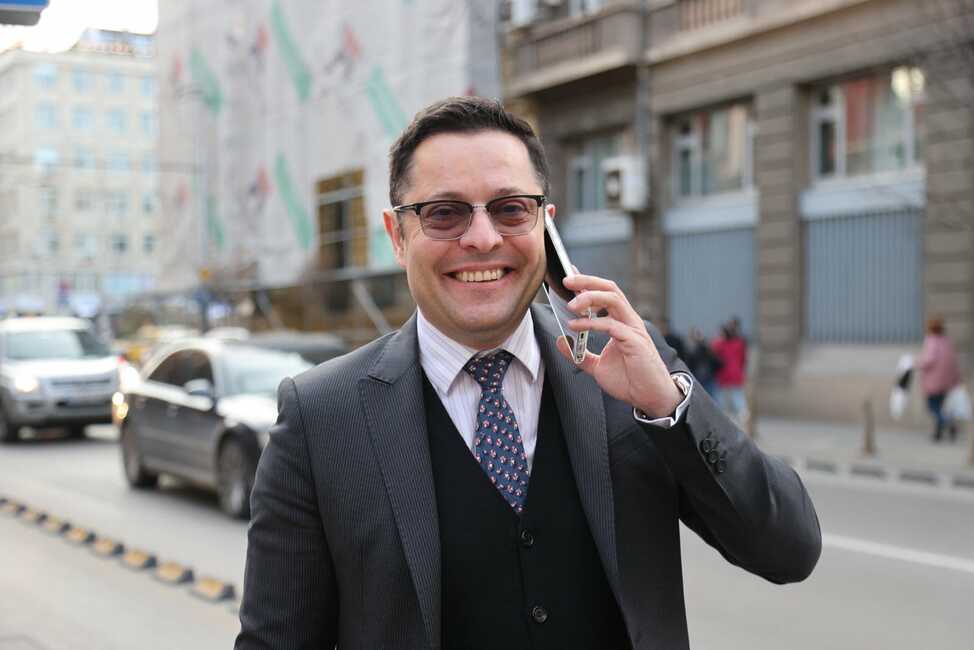 размазан фон ministarpulev.jpeg