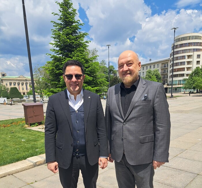 размазан фон ministar_pulev_oblasten_apravitel_ruse.jpg