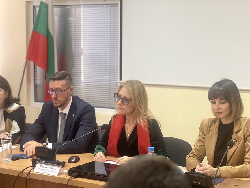 размазан фон viber_image_vracza.jpg