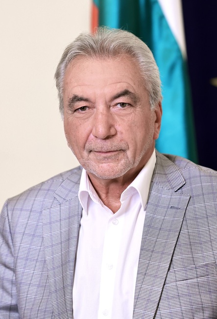 размазан фон ministarat-na-inovacziite-i-rastezha-rosen-karadimov-copy234.jpg