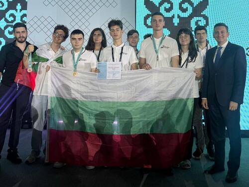 размазан фон ministar_vasilev_s_balgarskiya_otbor_1.jpg