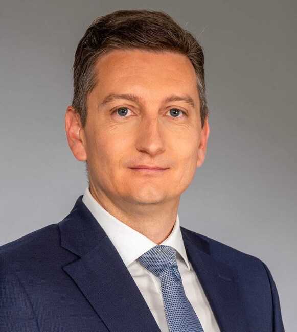 размазан фон ivan-vasilev.jpg