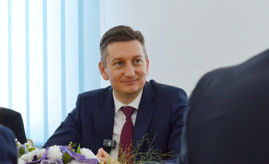 размазан фон vasilev_2-scaled.jpeg