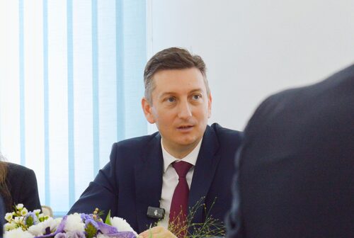 размазан фон vasilev_1-scaled.jpeg