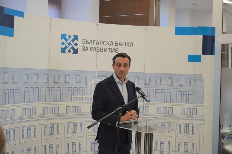 размазан фон news-4225-6554-scaled.jpg