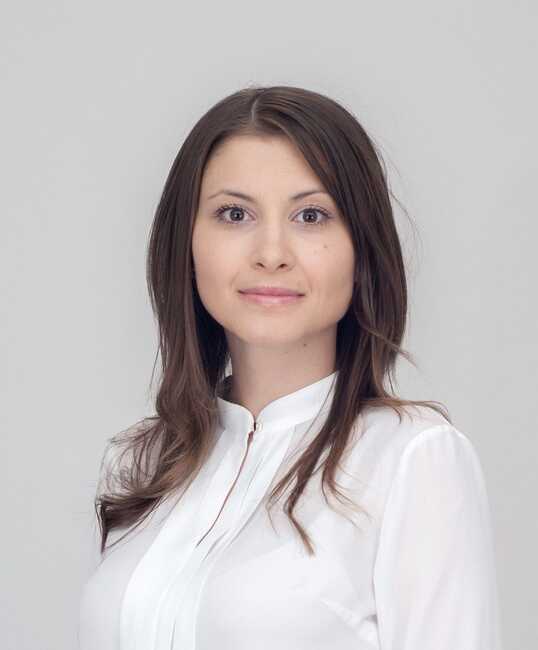 размазан фон zam._ministar_nadya_hristova.jpg
